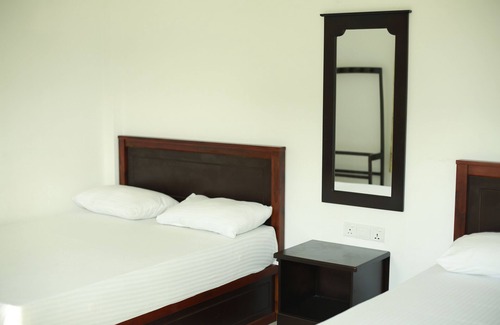 Trincomalee Hotel | Hotel, beach and Water Sports