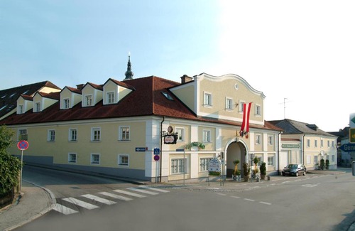 Scharding Hotel | Hotel Biedermeier Hof