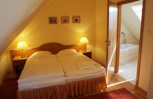 Tyniec Maly Hotel | Hotel Bielany