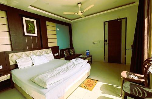New Digha Hotel | Hotel Big Boss,New Digha 150M from the Beach With AC and Non Room