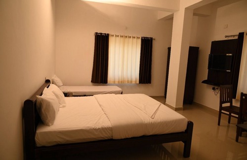 Bainduru Hotel | Hotel Blue Rays