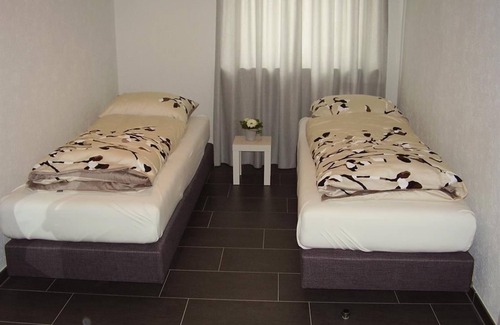 Kell am See Bed & Breakfast | Hotel Brasserie Typical - double room, shower or bath, toilet, comfort
