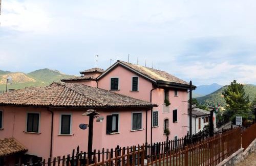 Monteleone di Spoleto Hotel | Hotel Brufa