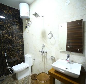 Agra House | Hotel Byke Ride - Walkable from Agra Cantt Railway Station