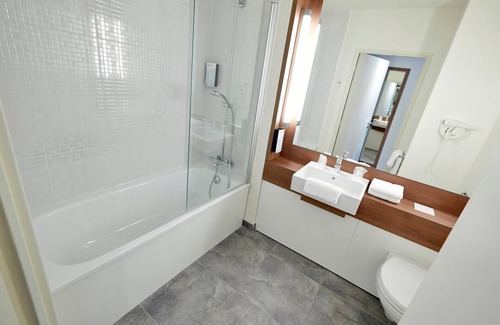 Seclin Hotel | Hotel Campanile Lille Sud-Seclin