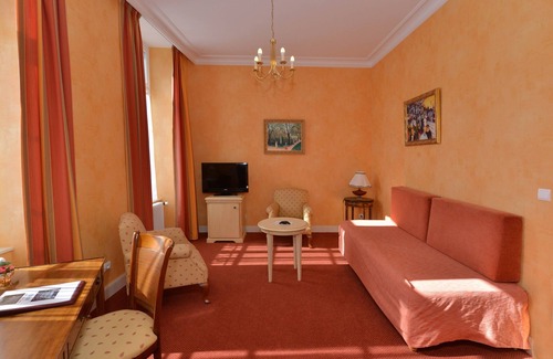 Ay Hotel | Hotel Castel Jeanson