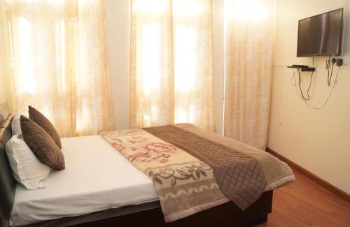 Chachyot Hotel | Hotel Chail Hill & Restaurant