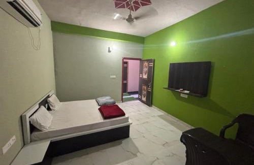 Shri Madhopur Hotel | Hotel Chandar Palace - Near Khatu Shyam Ji Temple