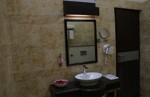 Bharatpur Hotel | Hotel Clarks Inn Express Bharatpur