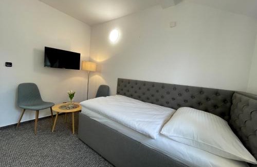 Unicov Hotel | Hotel COLCHI