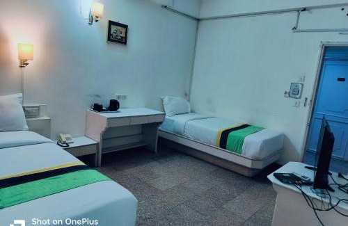 Navrangpura Hotel | Hotel Crown