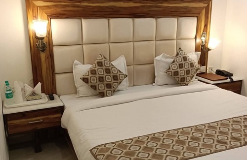 Zirakpur Hotel | Hotel D Plaza