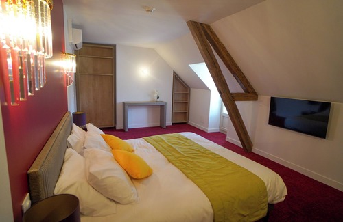 Villiers-Saint-Benoit Hotel | HOTEL DE LA CROIX BLANCHE