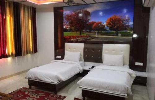 Bharatpur Hotel | Hotel Dhanraj Palace