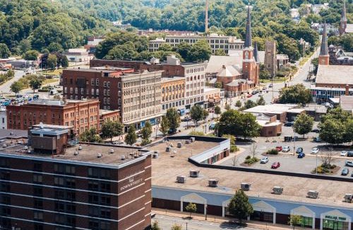 North Adams Hotel | Hotel Downstreet, an Ascend Collection Hotel