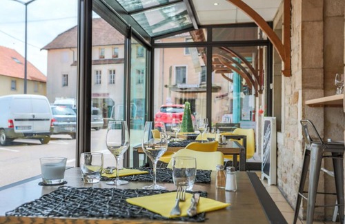 Pouilly-en-Auxois Hotel | Hotel du Commerce