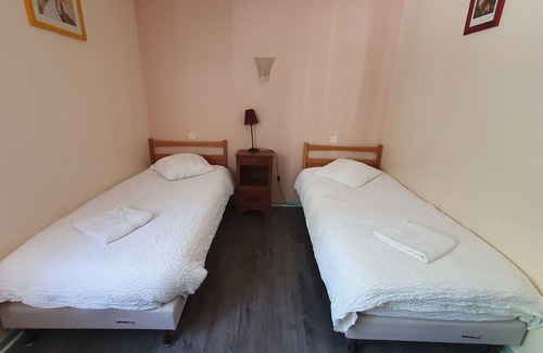 Cholonge Hotel | Hotel du Grand Lac