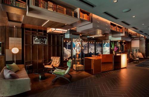 Streeterville Hotel | Hotel EMC2, Autograph Collection