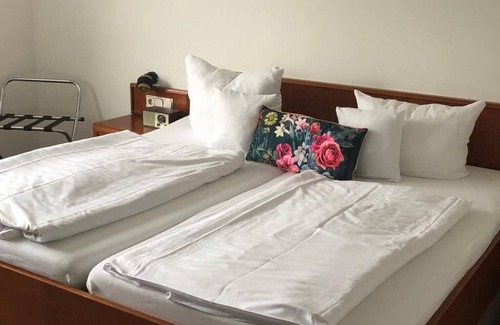 Eppelborn Hotel | Hotel Eppelborner Hof