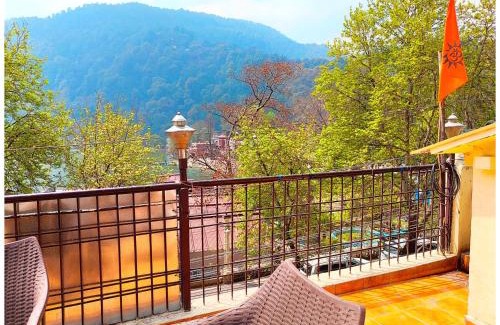 Mallital Hotel | HOTEL !FLATTIES NEAR NAINI LAKE & Mall Road Nainital Lake View Room With# Attached Balcony - Free Parking & Wi-fi Restaurant Facilities Available - A Premium Hotel In Nainital
