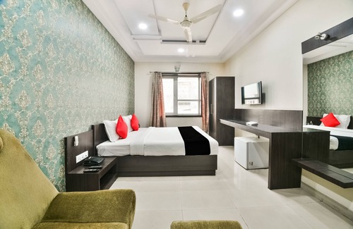 Kota Hotel | Hotel Flowers Inn