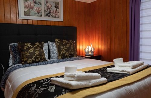 Puerto Williams Hotel | HOTEL FORJADORES DEL CABO DE HORNOS