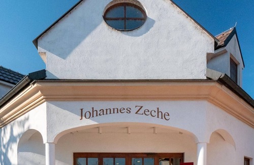 Illmitz House | Hotel Garni Dreibettzimmer Du/wc - Hotel Johannes-zeche Tauber