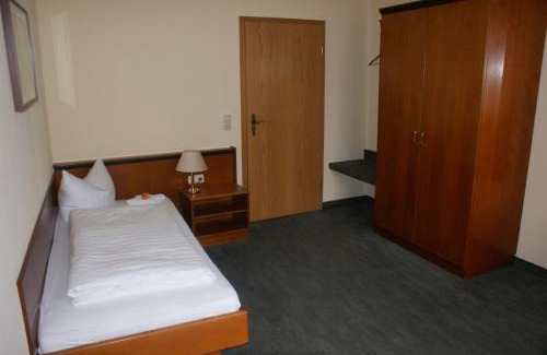 Dingolfing Hotel | Hotel-Gasthof Postbräu Dingolfing