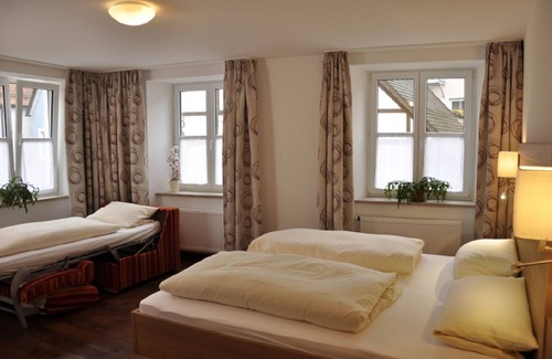 Harburg Hotel | Hotel Gasthof zum Goldenen Lamm
