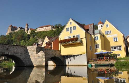 Harburg Hotel | Hotel Gasthof zum Goldenen Lamm