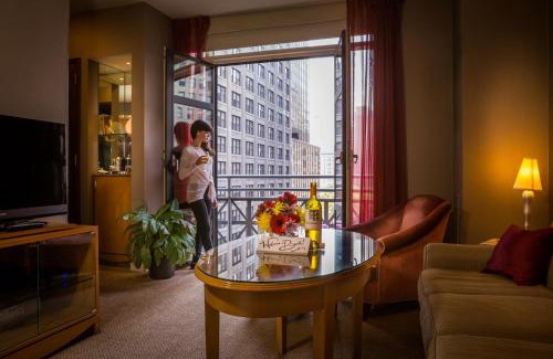 Rose Hill Hotel | Hotel Giraffe by Library Hotel Collection