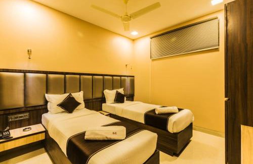 Vile Parle House | Hotel Golden Crown