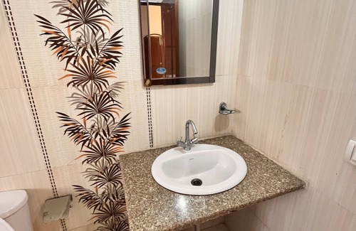 Old Gurgaon Hotel | HOTEL GRACIOUS