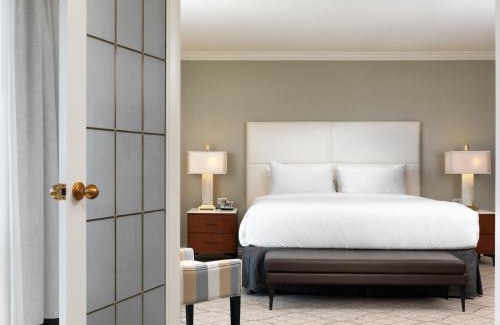 Inner Harbour Hotel | Hotel Grand Pacific