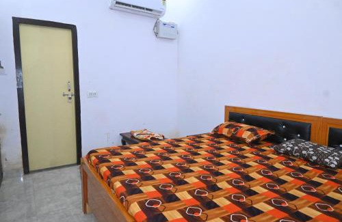 Misrikh Hotel | Hotel Harihar Atithi Bhawan