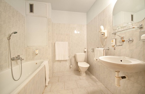 Kobylisy Hotel | Hotel Henrietta