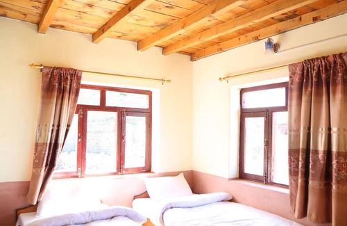 Mustang Hotel | Hotel Himalayan Paradise