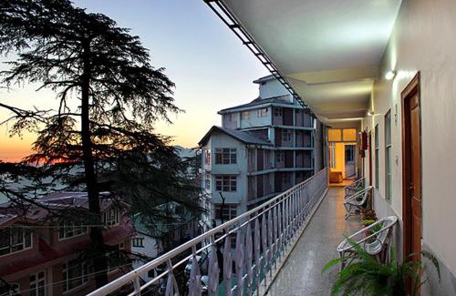 Bemloi Hotel | Hotel Himland East Drive In