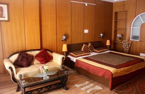 Chaukori Hotel | Hotel Himshikhar