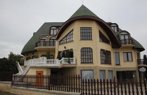 Kapolnasnyek Hotel | Hotel Holdfény