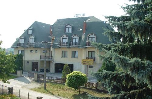 Kapolnasnyek Hotel | Hotel Holdfény