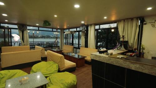 Namarjung Hotel | Hotel Holiday Home