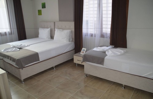 Altinoluk Hotel | Hotel Hugo