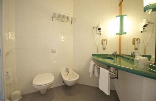 Campi Bisenzio Hotel | Hotel Ibis Firenze Prato Est