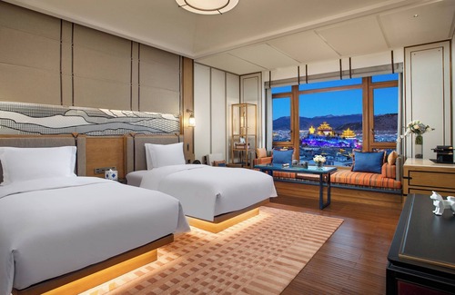 Shangri-La Hotel | Hotel Indigo Diqing Moonlight City by IHG
