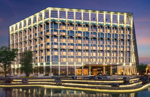 Bin Hu District Hotel | Hotel Indigo Wuxi Taihu New City