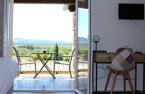 Chandolas Hotel | Hotel Inn Holiday Accomodation in Ardeche, Swimming Pool, Diner on reservation