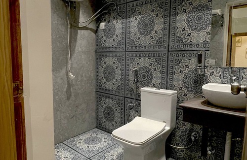 Lohaghat Hotel | Hotel Inrira