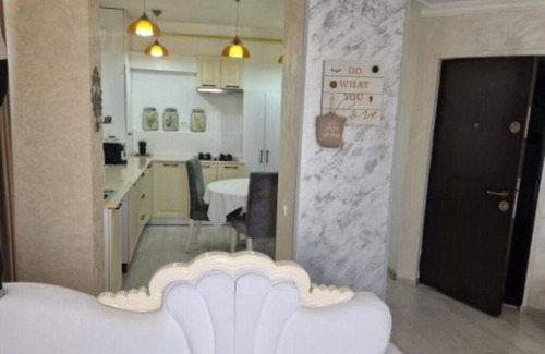 Galati Apartment | Hotel Jolie Apartments - One-Bedroom Apartment with Balcony