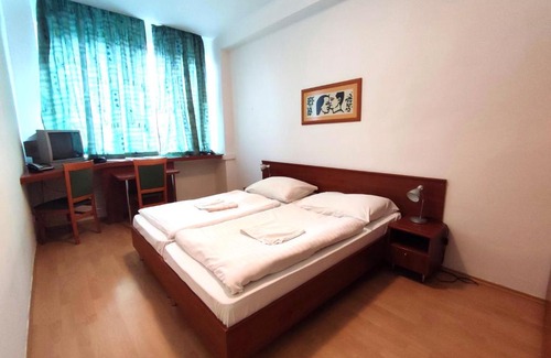 Ruzinov Hotel | HOTEL JURKI Dom
